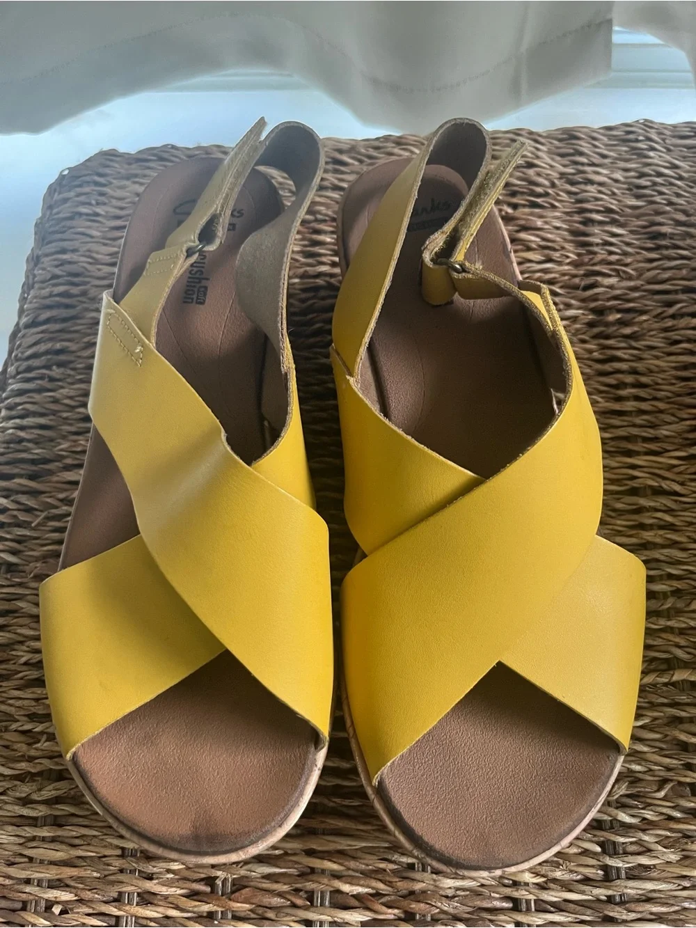 🌼 Women’s Clark’s Stasha Hale Yellow Cork Wedge 8.5 Wide